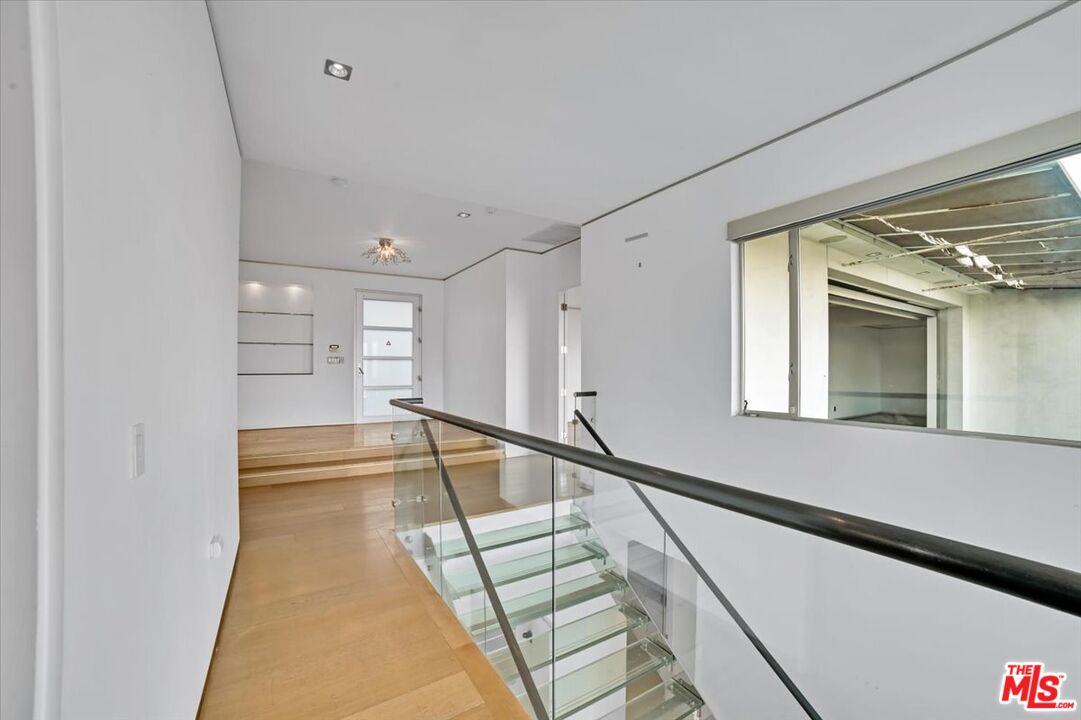 7044 Los Tilos Road Los Angeles, CA 90068 - Photo 26 of 58