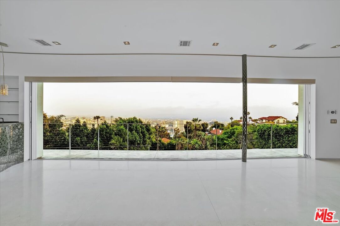 7044 Los Tilos Road Los Angeles, CA 90068 - Photo 29 of 58