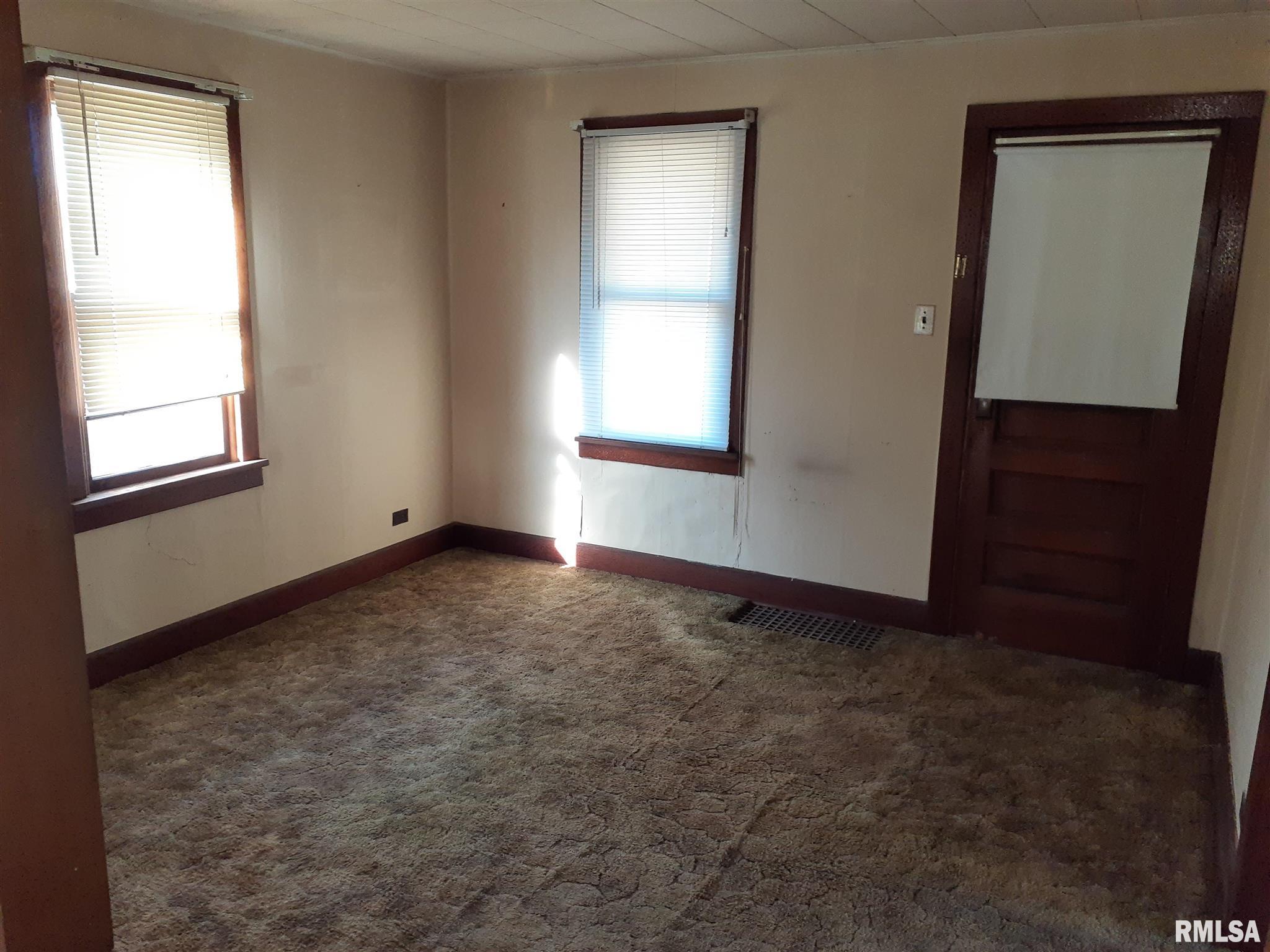 2363 Chancy Street Clinton, IA 52732 - Photo 2 of 9 Gallery Image 2