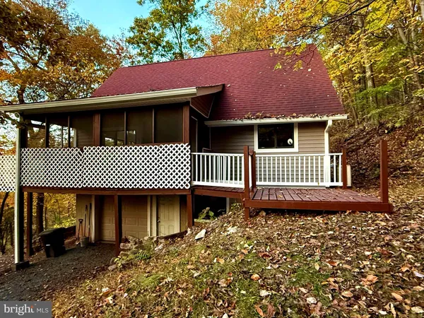 $294,900 | 646 Glenwood Lane, Gerrardstown, WV 25420