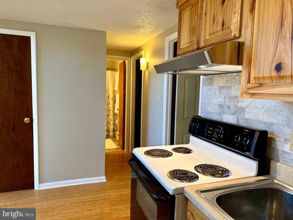 $294,900 | 646 Glenwood Lane, Gerrardstown, WV 25420