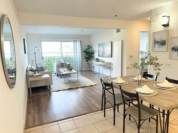 $379,900 | 24410 Crenshaw Boulevard, Unit 113, Torrance, CA 90505