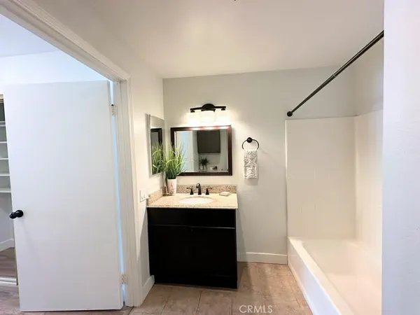 $379,900 | 24410 Crenshaw Boulevard, Unit 113, Torrance, CA 90505