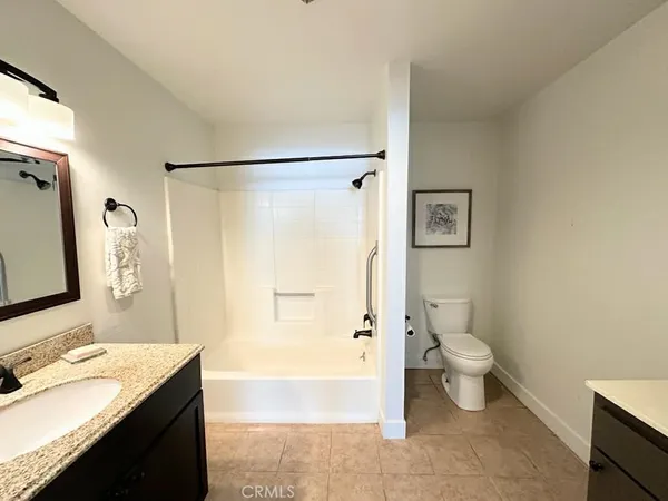 $379,900 | 24410 Crenshaw Boulevard, Unit 113, Torrance, CA 90505