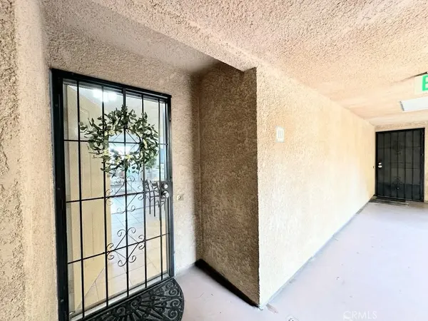 $379,900 | 24410 Crenshaw Boulevard, Unit 113, Torrance, CA 90505
