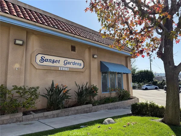 $379,900 | 24410 Crenshaw Boulevard, Unit 113, Torrance, CA 90505