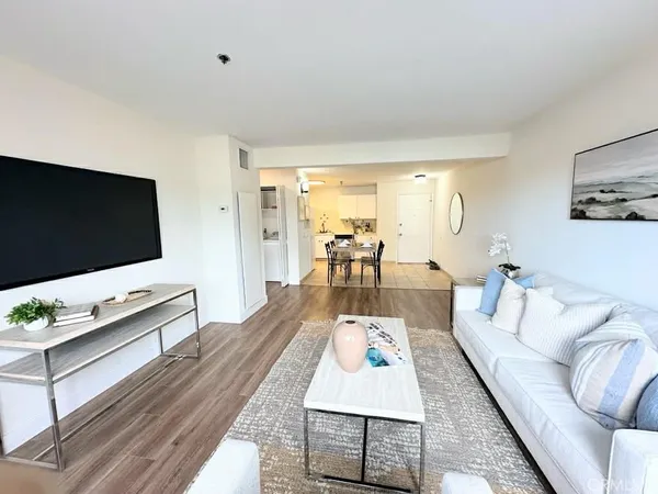$379,900 | 24410 Crenshaw Boulevard, Unit 113, Torrance, CA 90505
