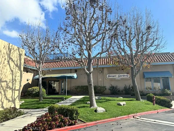 $379,900 | 24410 Crenshaw Boulevard, Unit 113, Torrance, CA 90505