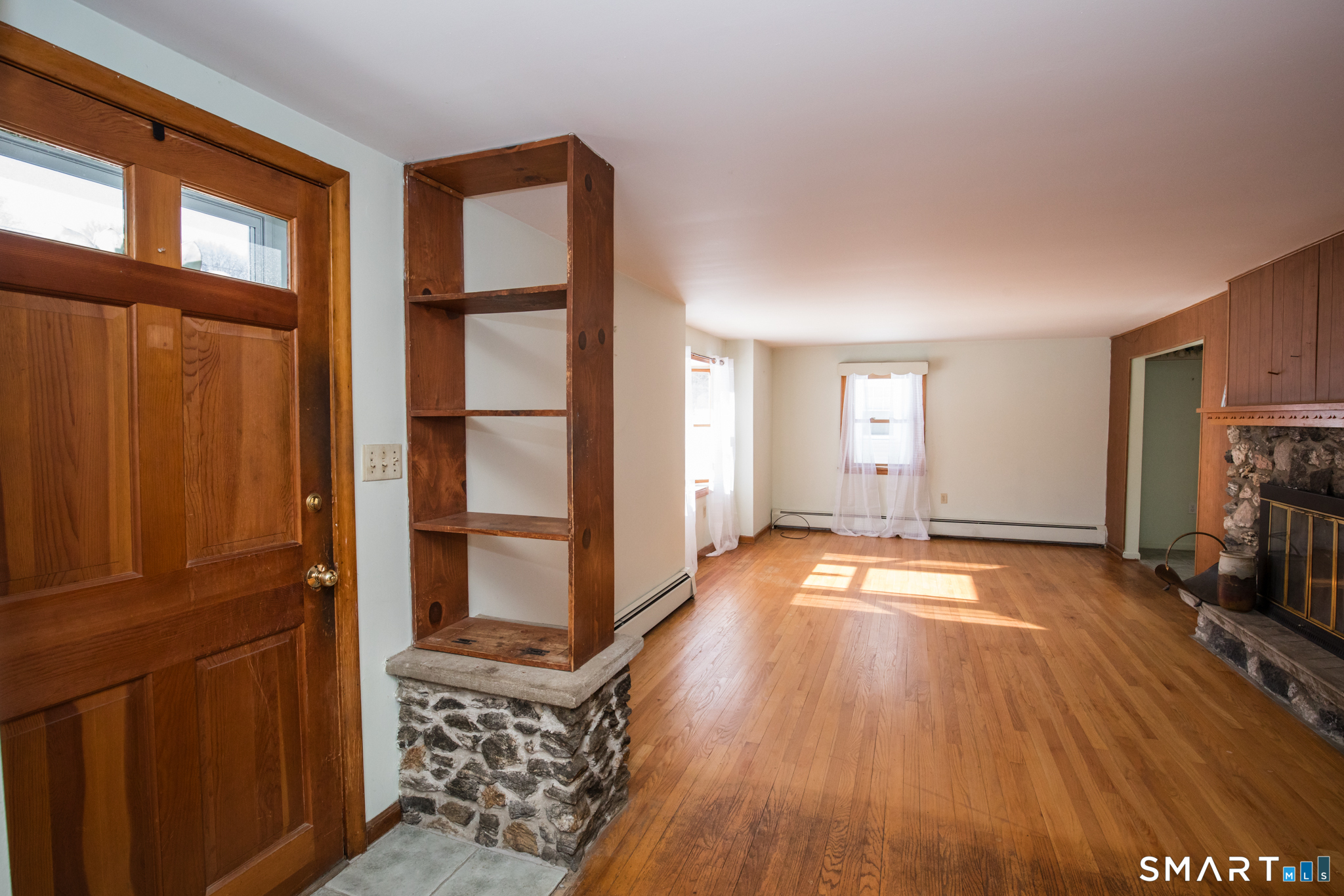 13 Bailey Avenue Wallingford, CT 06492 - Photo 2 of 36 Front entry / Living room