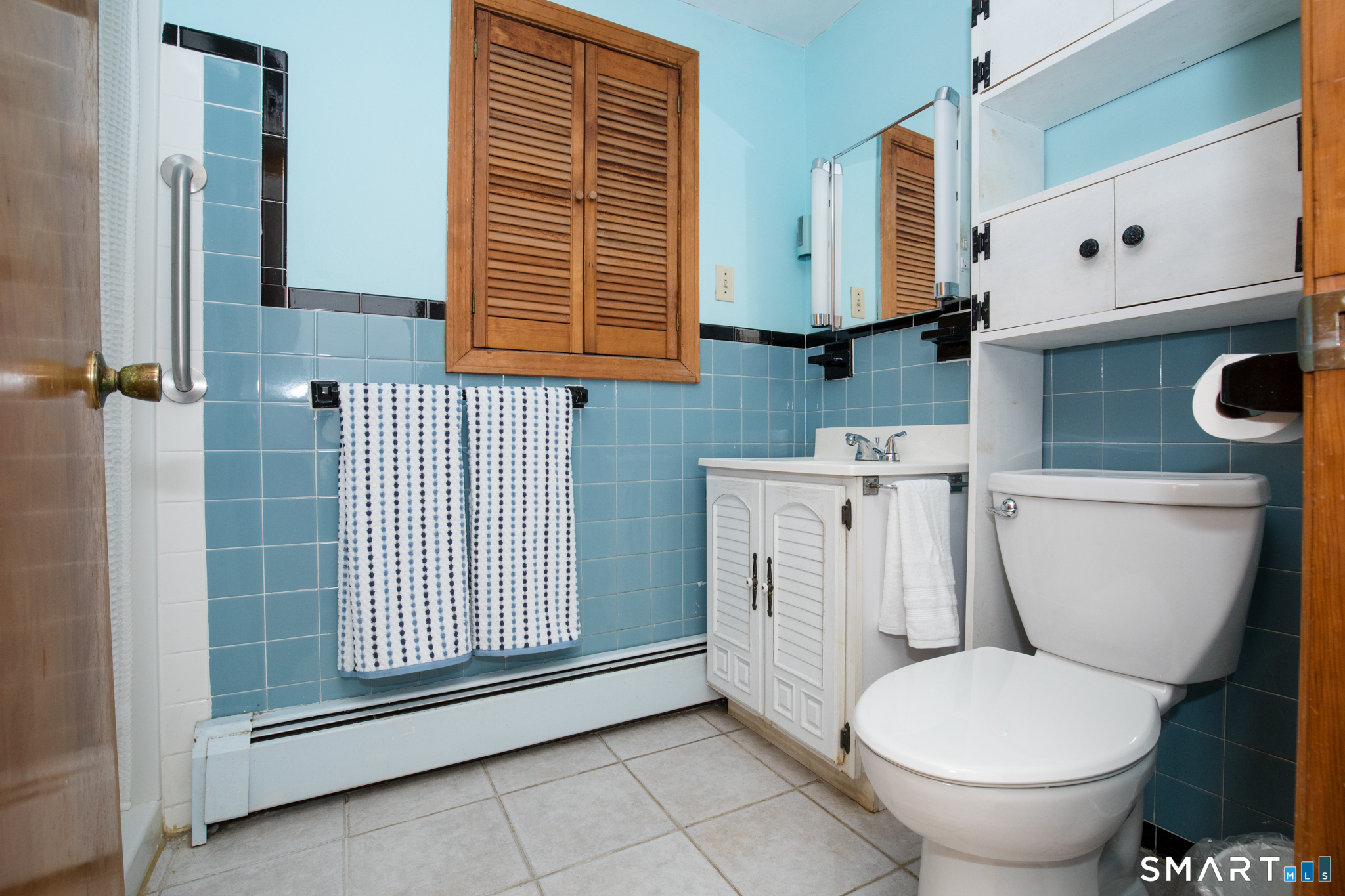 13 Bailey Avenue Wallingford, CT 06492 - Photo 30 of 36 Full bathroom on second floor