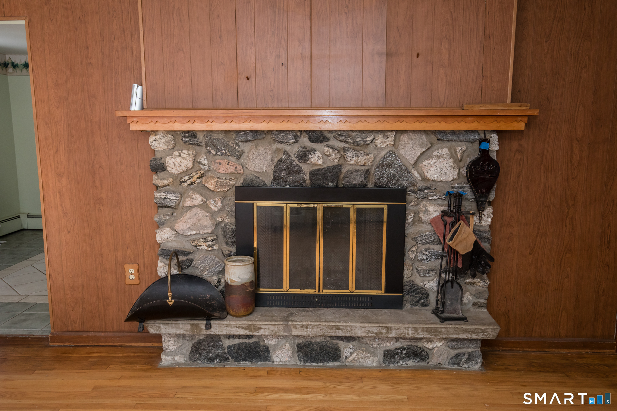 13 Bailey Avenue Wallingford, CT 06492 - Photo 4 of 36 Fireplace