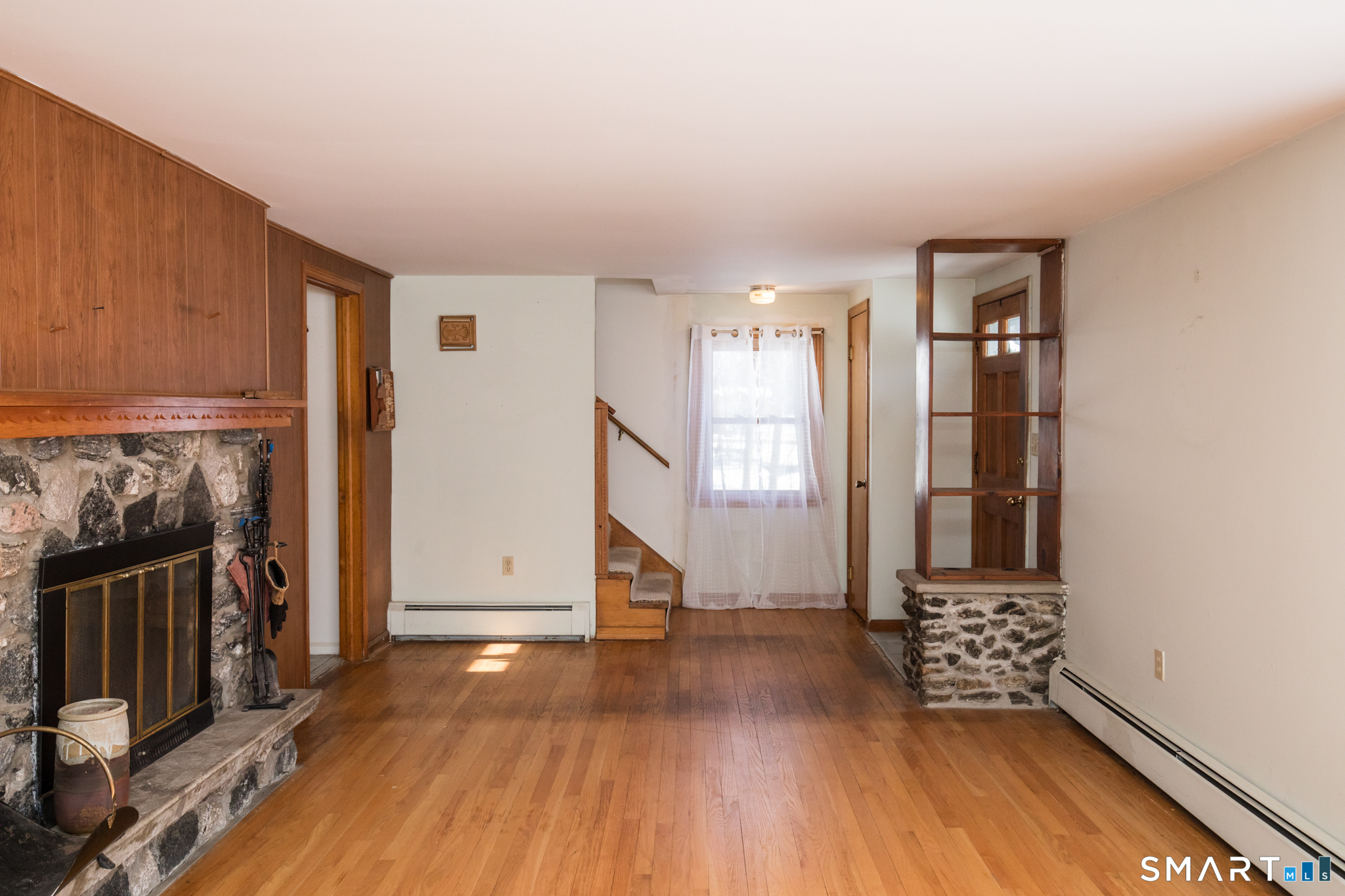 13 Bailey Avenue Wallingford, CT 06492 - Photo 5 of 36 Living room