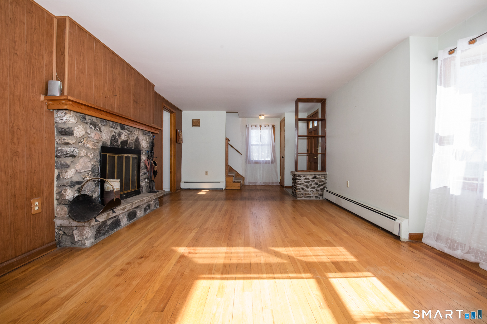 13 Bailey Avenue Wallingford, CT 06492 - Photo 6 of 36 Living room