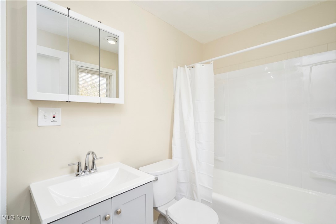965 Whitby Road Cleveland Heights, OH 44112 - Photo 15 of 19