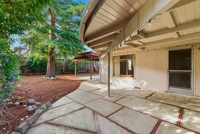 $2,700,000 | 915 Cloud Avenue, Menlo Park, CA 94025