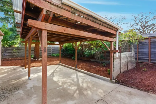 $2,700,000 | 915 Cloud Avenue, Menlo Park, CA 94025