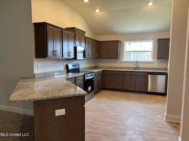 $337,900 | 327 Cardinal Lane, Senatobia, MS 38668