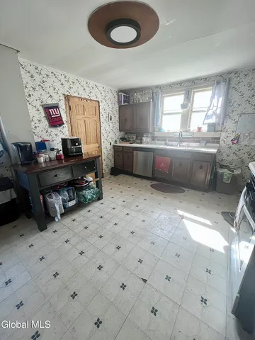 $220,000 | 204-206 Wells Street, Johnstown, NY 12095