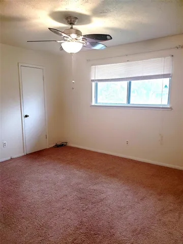 $1,975 | 204 Banyan Street, Lake Jackson, TX 77566