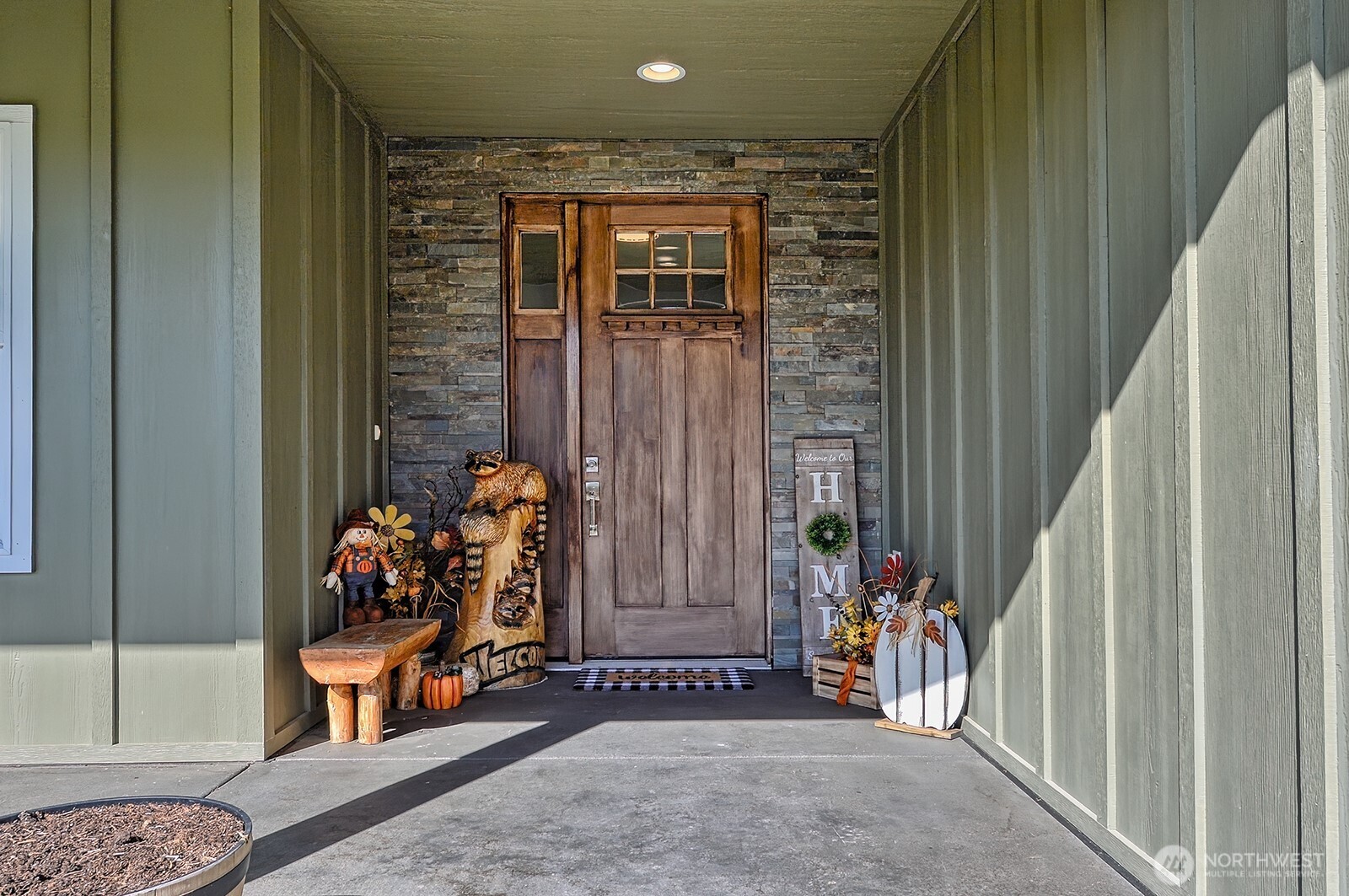 19443 Oakleaf Lane Sedro-Woolley, WA 98284 - Photo 5 of 40 a view of an entryway with a lot of stuff