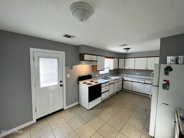 $1,550 | 101 Downing Street, Unit A, Panama City Beach, FL 32413