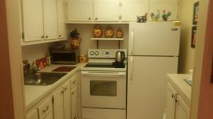 432 Mansfield K Boca Raton, FL 33434 - Photo 4 of 15 a utility room with dryer and washer