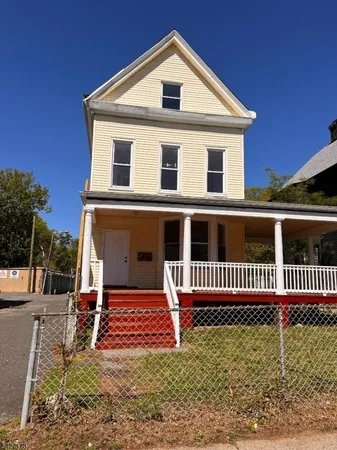 $2,800 | 195 Park Avenue, Unit 2, Orange, NJ 07050
