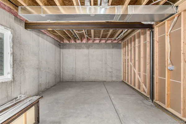 a view of utility room