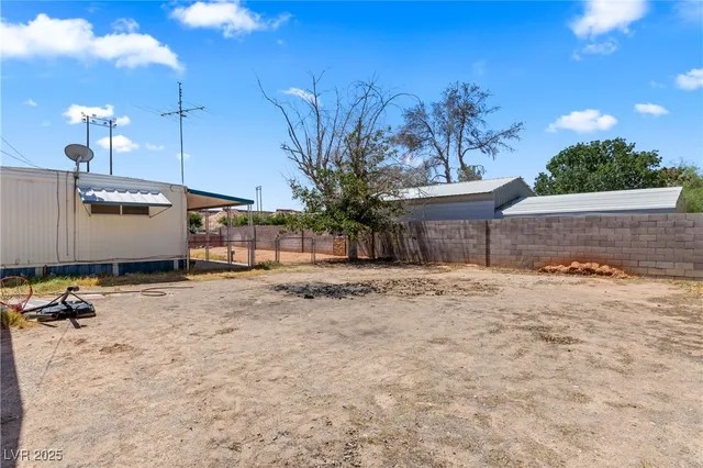 $225,000 | 390 West Thomas Avenue, Overton, NV 89040