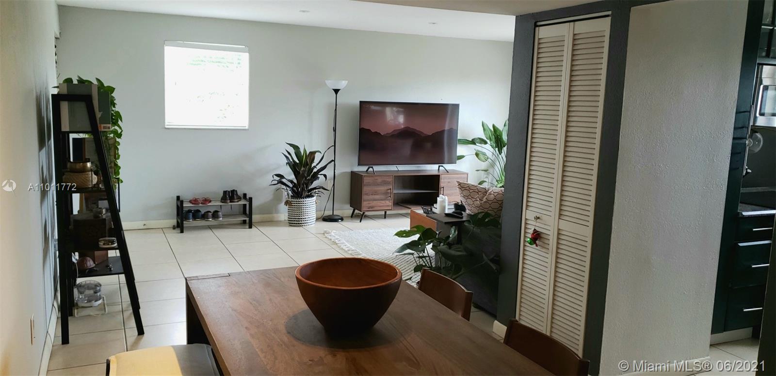 1236 Alton Road, Unit 501 Miami Beach, FL 33139 - Photo 12 of 38 Gallery Image 12