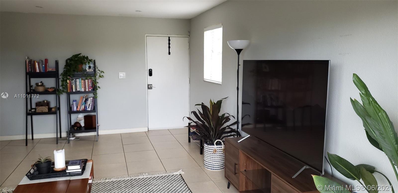 1236 Alton Road, Unit 501 Miami Beach, FL 33139 - Photo 15 of 38 Gallery Image 15