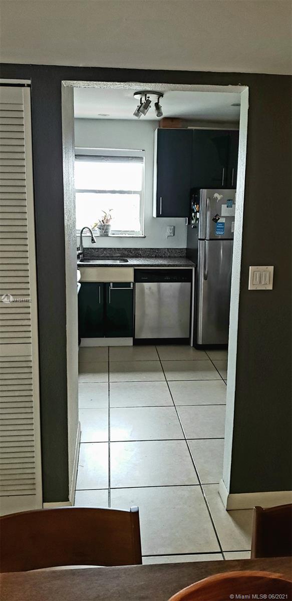 1236 Alton Road, Unit 501 Miami Beach, FL 33139 - Photo 19 of 38 Gallery Image 19