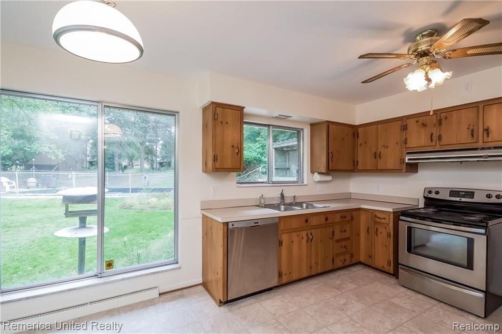36203 Paddleford Road Farmington Hills, MI 48331 - Photo 13 of 42