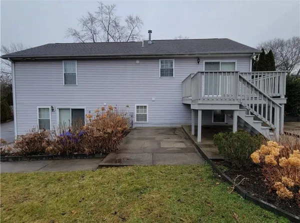 $2,800 | 15 South Locust Avenue, Unit 1, North Providence, RI 02911