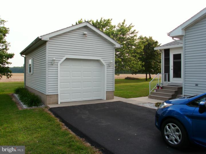 582 Sandtown Road Felton, DE 19943 - Photo 2 of 12 Garage