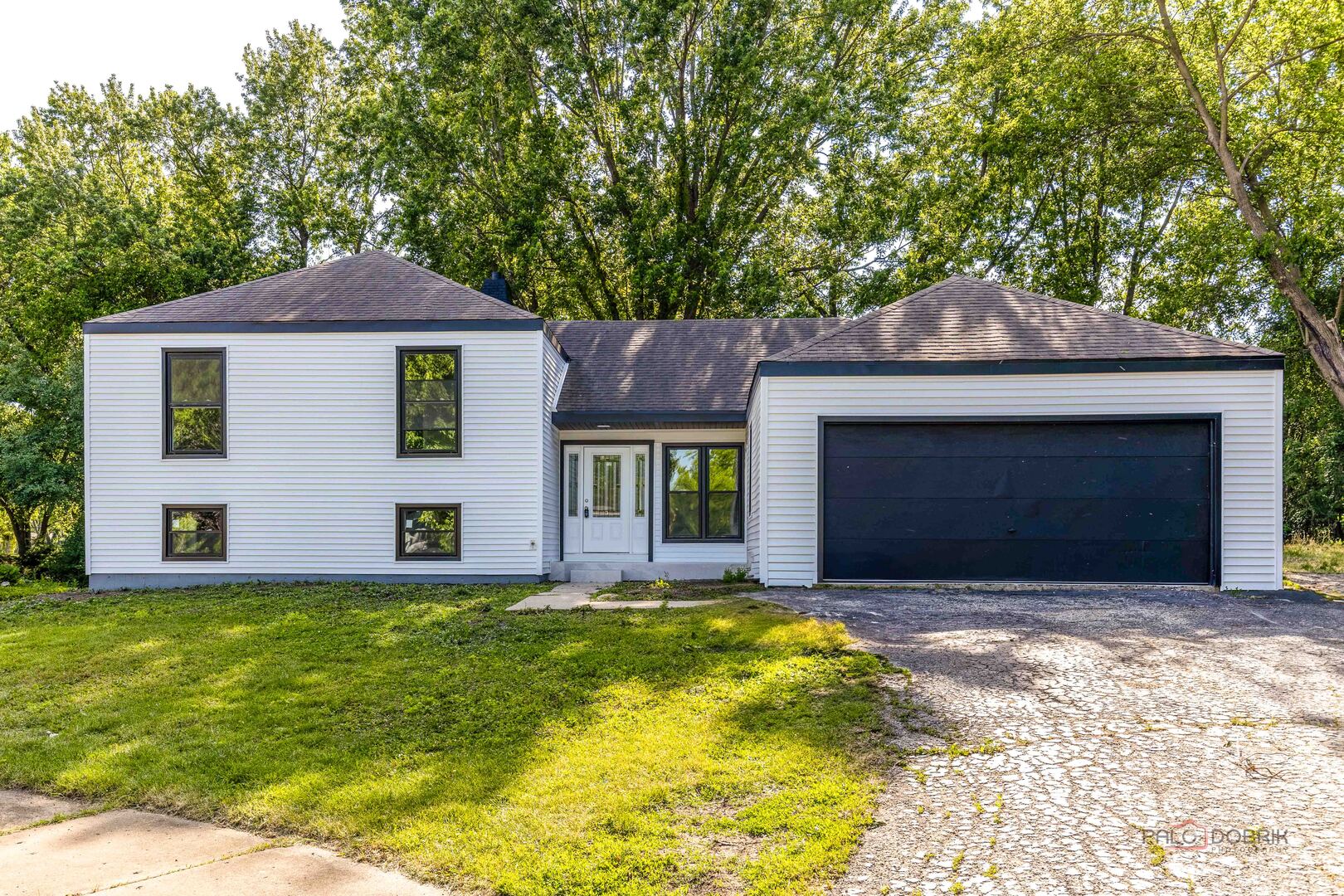 1482 Pebblestone Cove Wheaton, IL 60189 - Photo 2 of 34