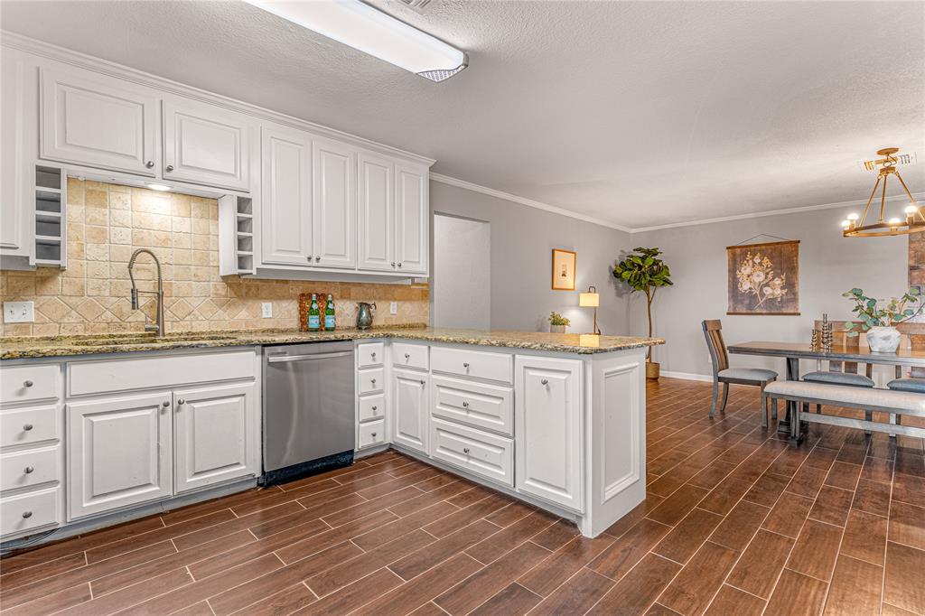 903 South Old Temple Road Lorena, TX 76655 - Photo 11 of 34