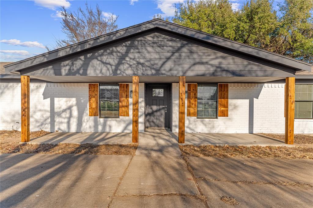 903 South Old Temple Road Lorena, TX 76655 - Photo 3 of 34