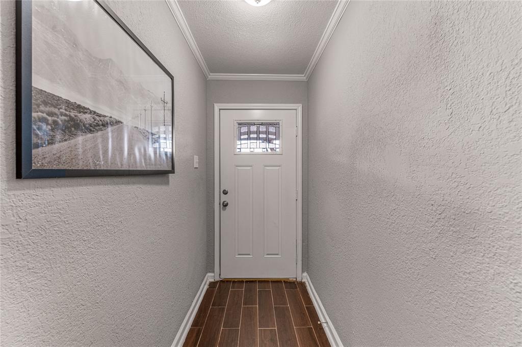 903 South Old Temple Road Lorena, TX 76655 - Photo 4 of 34