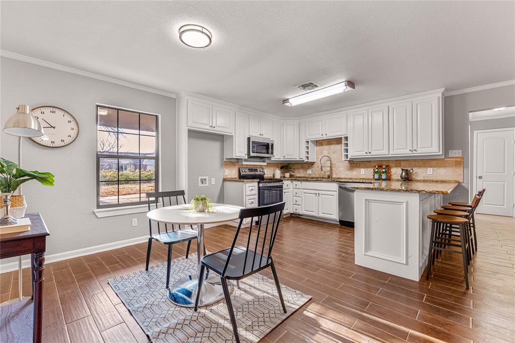 903 South Old Temple Road Lorena, TX 76655 - Photo 7 of 34