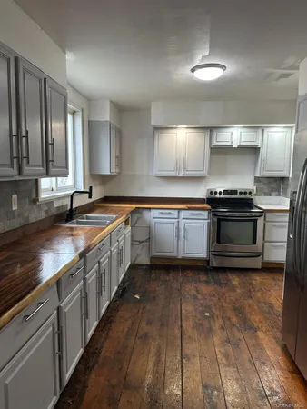 $3,400 | 42 Barcelow Street, Port Jervis, NY 12771