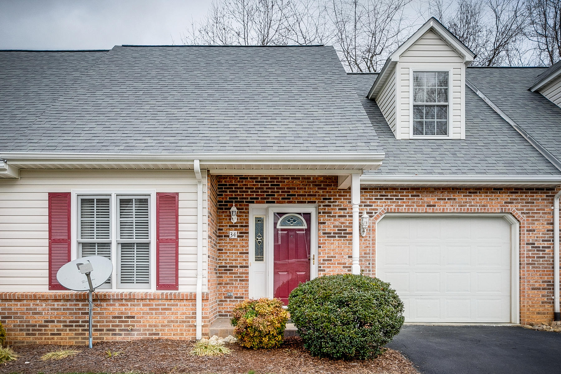 34 Cherokee Ridge Court, Unit 34 Johnson City, TN 37604 - Photo 1 of 33 001