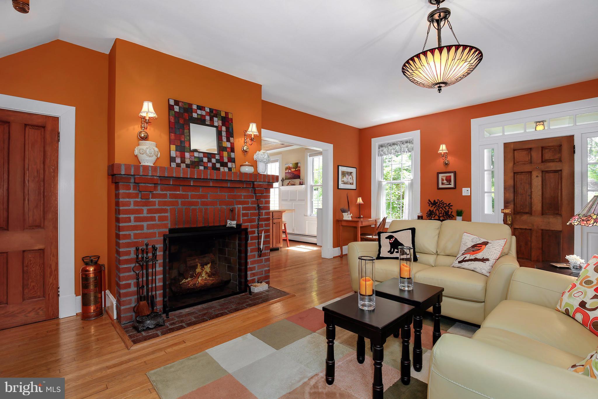 4372 Columbia Road Ellicott City, MD 21042 - Photo 5 of 30 Living Room