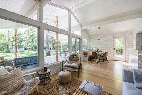 $1,295,000 | 49 Sherwood Lane, East Hampton, NY 11937