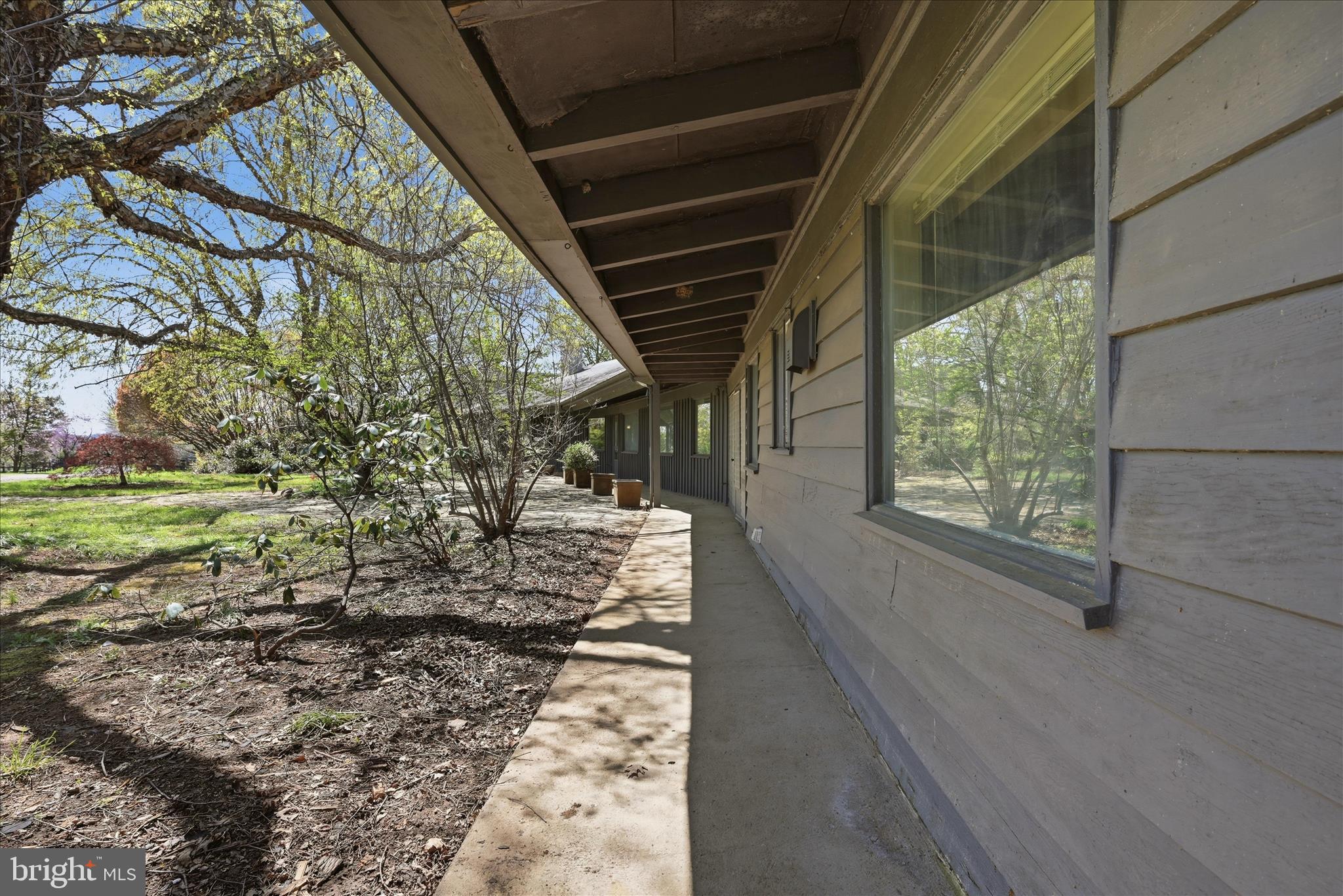 2517 5 Points Road Marshall, VA 20115 - Photo 11 of 145 Front Porch View