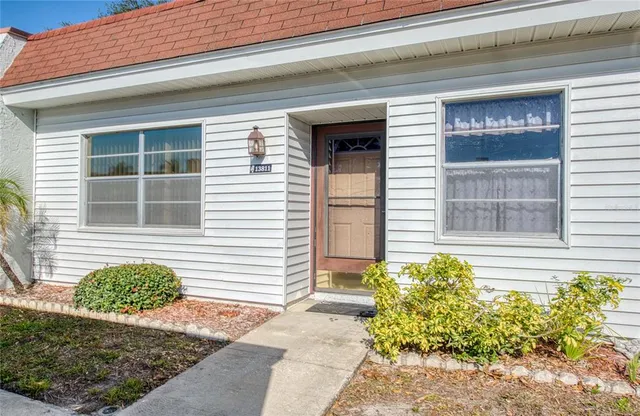 $95,000 | 13811 Mission Oaks Boulevard, Unit E, Seminole, FL 33776