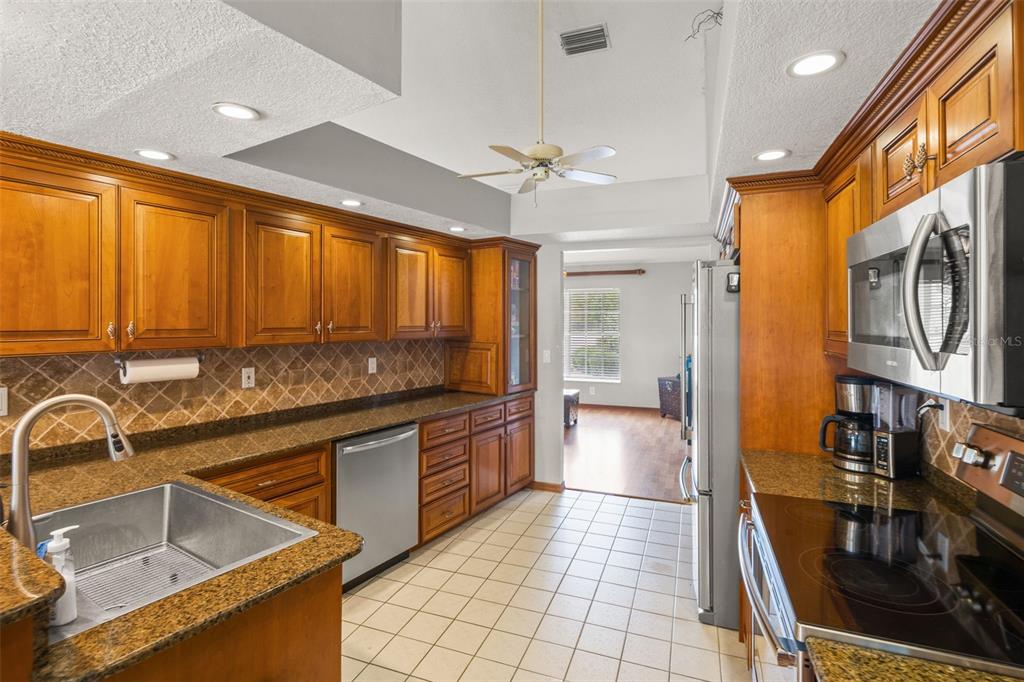 5052 Florentine Court Spring Hill, FL 34608 - Photo 14 of 58