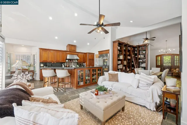 $2,850,000 | 2031 Scarlet Oak Place, Danville, CA 94506