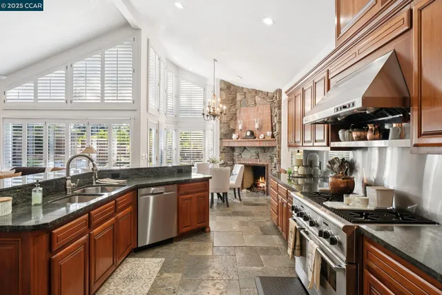 $2,850,000 | 2031 Scarlet Oak Place, Danville, CA 94506