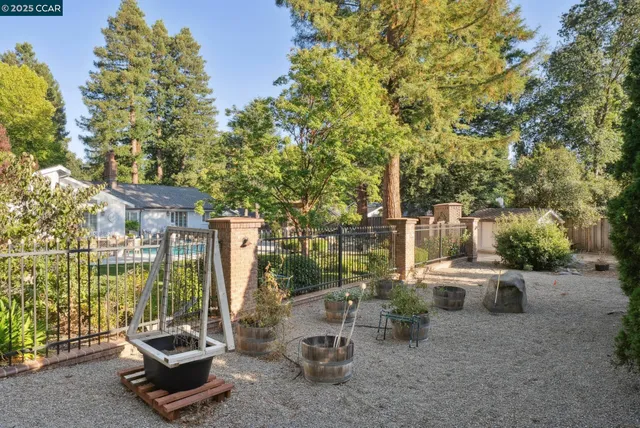 $2,850,000 | 2031 Scarlet Oak Place, Danville, CA 94506